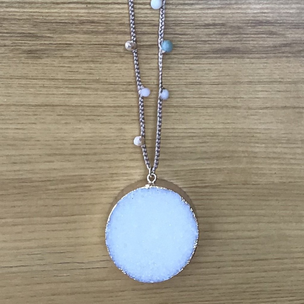 Circular Natural Stone Necklace- Style On The Spot